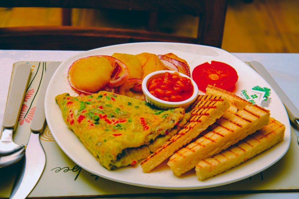 Breakfast plate with Home Bliss branding